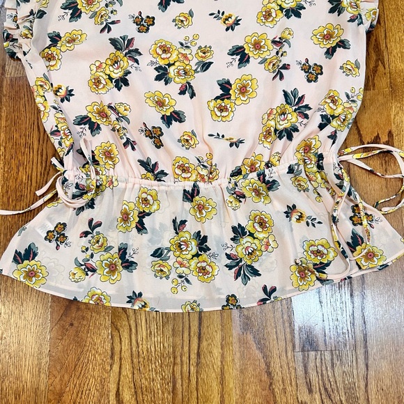 Loft Short Sleeve Peach Floral Blouse Size M - Picture 2 of 7